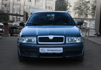 Подержанный автомобиль Skoda Octavia Liftback 2008 года (2 фото)