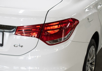 Подержанный автомобиль Citroen C4 Sedan 2014 года (22 фото)