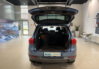 Подержанный автомобиль Volkswagen Tiguan 2011 года (9 фото)