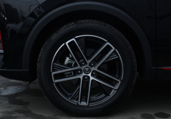 Подержанный автомобиль Changan UNI-S 2024 года (24 фото)