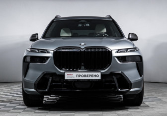 Подержанный автомобиль BMW X7 2023 года (2 фото)