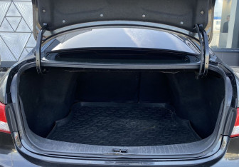 Подержанный автомобиль Nissan Almera Sedan 2015 года (10 фото)