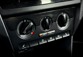 Подержанный автомобиль Skoda Rapid Liftback 2019 года (25 фото)