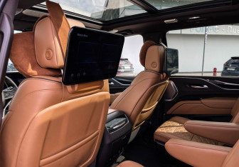 Подержанный автомобиль Cadillac Escalade Suv 2022 года (17 фото)