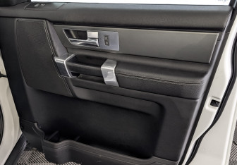 Подержанный автомобиль Land Rover Discovery 2010 года (25 фото)