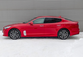 Подержанный автомобиль Kia Stinger 2019 года (8 фото)