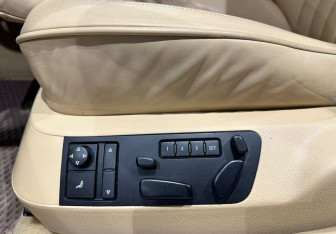 Подержанный автомобиль Volkswagen Phaeton 2010 года (10 фото)