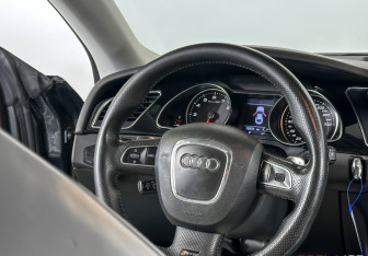 Подержанный автомобиль Audi RS 5 Coupe 2010 года (22 фото)