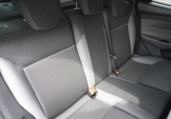 Подержанный автомобиль Ford Focus Hatchback 2012 года (12 фото)