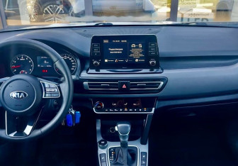 Подержанный автомобиль Kia Seltos 2021 года (11 фото)