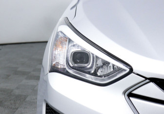 Подержанный автомобиль Hyundai Santa Fe 2013 года (5 фото)