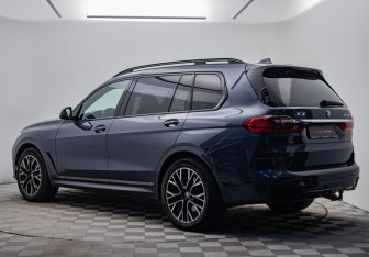 Подержанный автомобиль BMW X7 2020 года (6 фото)