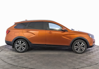 Подержанный автомобиль LADA (ВАЗ) Vesta Wagon 2021 года (4 фото)