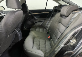 Подержанный автомобиль Skoda Octavia Liftback 2009 года (10 фото)