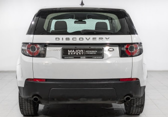 Подержанный автомобиль Land Rover Discovery Sport 2018 года (6 фото)