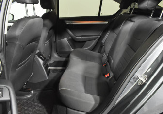 Подержанный автомобиль Skoda Octavia Liftback 2014 года (15 фото)