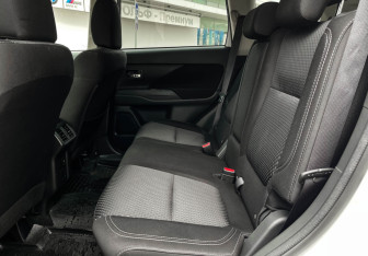 Подержанный автомобиль Mitsubishi Outlander 2019 года (10 фото)