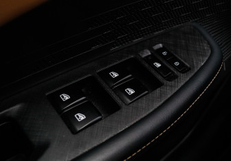 Подержанный автомобиль Changan UNI-V 2023 года (18 фото)