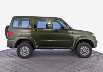 Новый УАЗ Patriot 2025 (4 фото)
