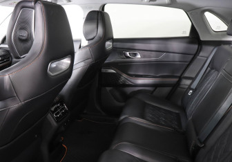 Подержанный автомобиль Changan UNI-K 2023 года (12 фото)