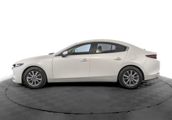 Подержанный автомобиль Mazda 3 Sedan 2019 года (8 фото)
