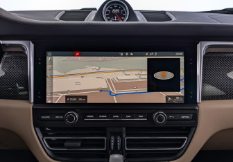 Подержанный автомобиль Porsche Macan 2021 года (16 фото)