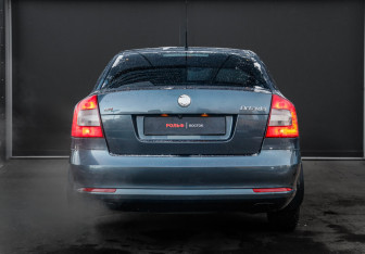 Подержанный автомобиль Skoda Octavia Liftback 2010 года (5 фото)