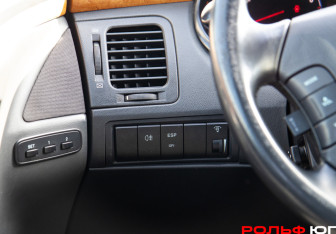 Подержанный автомобиль Hyundai Grandeur 2007 года (16 фото)