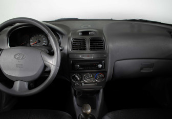 Подержанный автомобиль Hyundai Accent Sedan 2008 года (12 фото)