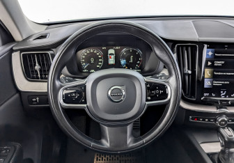 Подержанный автомобиль Volvo XC60 2020 года (23 фото)