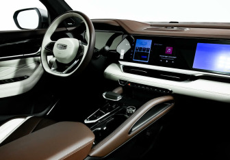 Подержанный автомобиль Geely Monjaro 2022 года (7 фото)