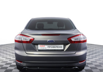 Подержанный автомобиль Ford Mondeo Sedan 2012 года (6 фото)