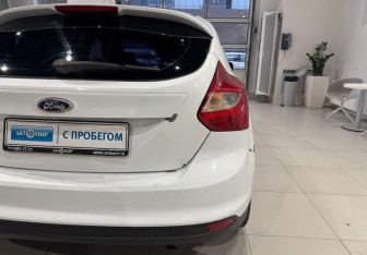 Подержанный автомобиль Ford Focus Hatchback 2012 года (10 фото)