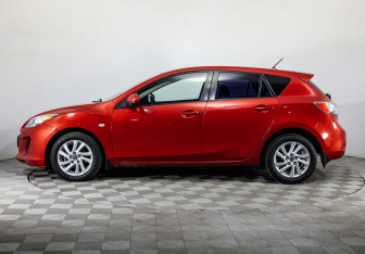 Подержанный автомобиль Mazda 3 Hatchback 2012 года (3 фото)