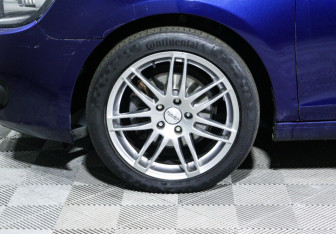 Подержанный автомобиль Volkswagen Golf Hatchback 2009 года (5 фото)