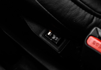 Подержанный автомобиль Mitsubishi Outlander 2010 года (16 фото)