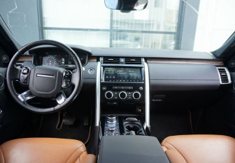 Подержанный автомобиль Land Rover Discovery 2019 года (13 фото)