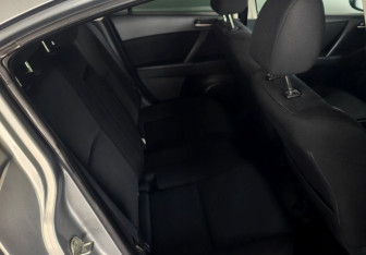 Подержанный автомобиль Mazda 3 Sedan 2011 года (11 фото)