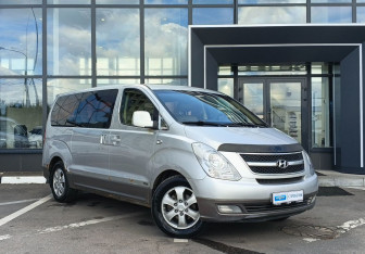 Подержанный автомобиль Hyundai Grand Starex 2009 года (3 фото)