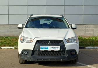 Подержанный автомобиль Mitsubishi ASX 2012 года (2 фото)