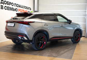 Подержанный автомобиль Omoda C5 2023 года (4 фото)