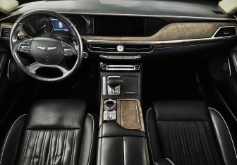 Подержанный автомобиль Genesis G90 2019 года (9 фото)