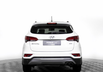 Подержанный автомобиль Hyundai Santa Fe 2015 года (6 фото)