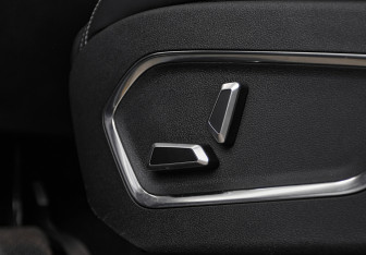 Подержанный автомобиль Geely Atlas Pro 2022 года (8 фото)