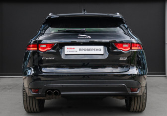 Подержанный автомобиль Jaguar F-Pace 2019 года (5 фото)