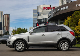 Подержанный автомобиль Opel Antara 2012 года (6 фото)
