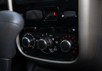 Подержанный автомобиль Renault Duster 2014 года (15 фото)