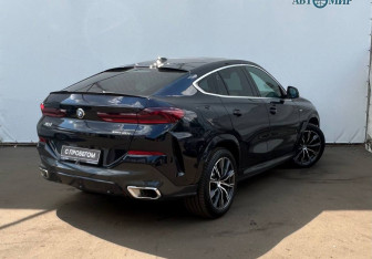 Подержанный автомобиль BMW X6 2023 года (8 фото)