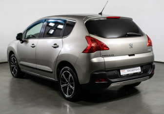 Подержанный автомобиль Peugeot 3008 2012 года (7 фото)