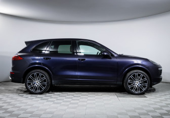 Подержанный автомобиль Porsche Cayenne 2016 года (4 фото)